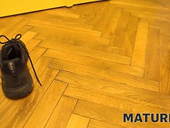 Oudere vrouw, Hd, Rijpe lesbienne, Kut duiken, Geschoren, Zoon, Stiefmoeder, Kousen