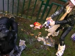 Amateur, Blonde, Crêpage de chignons, Fétiche, Nourriture, De plein air, Rousse roux, Mouillée