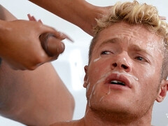 アナル, 浴室, デカパイ, 黒人, コキ, シーメール, スパンキング, タトゥー