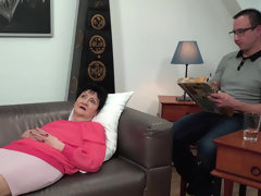 Pijpbeurt, Sperma shot, Lul, Sperma in gezicht, Omie, Rijpe lesbienne, Natuurlijke tieten, Slikken