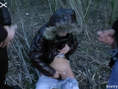 Grote lul, Zwart, Pijpbeurt, Sperma shot, Vingeren, Spijkerbroeken, Buiten, Nat