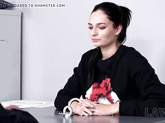 18 ans, Sucer une bite, Brunette brune, Européenne, Police, Réalité, Rugueux, Adolescente