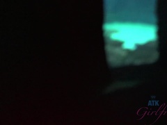 Leie, Bad, Flashen, Freundin, Zierlich, Muschi, Rasiert, Rock