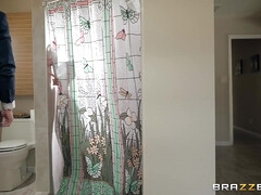 Amia Miley and Nicole Aniston crazy threesome sex