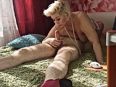 Blondine, Blasen, Hausfrau, Milf, Russisch, Schlampe, Solo, Netzkamera