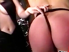 Sadomasochismus, Grosse titten, Fesselspiele, Braunhaarige, Domination, Masturbation, Rasiert, Hintern versohlen