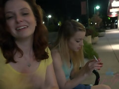 Amateur, Novia, Lesbiana, Pequeña, Afeitado, Falda, Trio, Tetas