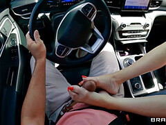 Gros cul, Gros seins, Voiture, En levrette, Branlette thaïlandaise, Branlette thaïlandaise, Interracial, Jouets