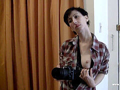 Adrienne Smith bare - The Art of girls (2010)