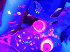 Blonde, Sucer une bite, Brunette brune, En levrette, Doigter, Hd, Fête, Chatte