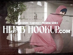 18 jaar, Arabisch, Naakte man aangeklede vrouw, Aangekleed, Hondjeshouding, Hardcore, Hd, Kut duiken