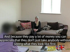 Grosse titten, Britisch, Hundestellung, Hd, Milf, Mutti, Büro, Realität