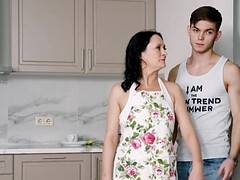 Verga grande, Tetas grandes, Mamada, Morena, Maduro, Coño, Ruso, Tetas colgantes