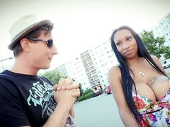 Chocolate voluntarily took white cock inside her mouth in the bus