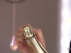 18 jaar, Pijpbeurt, Bruinharig, Hondjeshouding, Rijpe lesbienne, Realiteit, Mager, Tiener