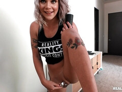 Enthousiasteling, Badkamer, Voeten, Masturbatie, Roodharige vrouw, Douche, Tieten likken, Speelgoed