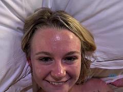 Amateur, Pieds, Petite amie, Branlette thaïlandaise, Hard, Masturbation, Pov, Nénés