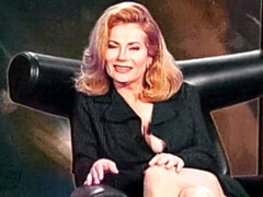 ブロンド, 指いじり, 目瞪口呆, 手コキする, オナニー, 淫乱熟女, 剃毛, 一人