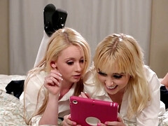 18 летние, Блондинки, Колледж, Пальцем, Волосатые, Лесбиянка, Киски, Униформа