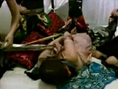 Leie, Fesselspiele, Würgen, Lesbisch