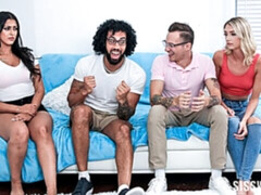 Grosser arsch, Grosser schwanz, Blasen, Flotter vierer, Natürlichen titten, Dürr, Jungendliche (18+), Titten