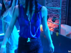 Blond, Zwart, Handbeurt, Likken, Feest, Kut duiken, Zuigen, Nat