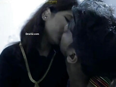 Grote mammen, Rondborstig, Beroemdheid, Hondjeshouding, Huisgemaakt, Indisch, Moeder, Natuurlijke tieten