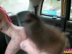 Stellung 69, Grosse titten, Auto, Frau, Lecken, Masturbation, Im freien, Muschi
