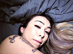Gros seins, Frère, Gode, Branlette thaïlandaise, Cuisine, Léchez, Tatouage, Branlette espagnole