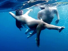 18 летние, Большие сиськи, Фетиш, Лесбиянка, Душ, Купальник, Молоденькие, Сиськи