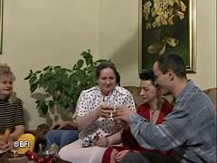 ぽっちゃり, エロ熟女, 顔射, 乱交, 毛深い, ハードコア, 淫乱熟女, ヤリマン