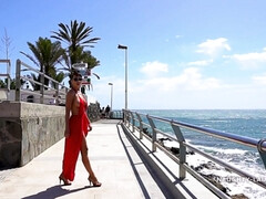 Plage, Plantureuse, Fétiche, Exhib, Mère que j'aimerais baiser, Public, Solo, Nénés