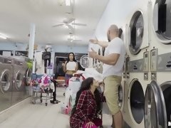 デカチン, フェラチオ, 茶髪の, 衣服着たままセックス, ラティーナ, 小柄, 現実, オッパイの