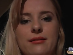 Blondine, Blasen, Fingern, Handjob, Küssen, Natürlichen titten, Strümpfe, Jungendliche (18+)