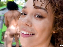 Жопа, Черные, Вчетвером, Поцелуи, Лизание, На природе, Киски, Сиськи