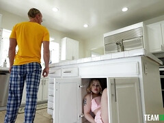 Grote kont, Blond, Sperma shot, Diep in de keel, Sperma in gezicht, Hardcore, Tiener, Tieten likken