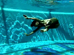 Amateur, Femelle, Hd, De plein air, Petite femme, Piscine, Solo, Nénés