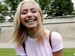 Lieveling, Blond, Europees, Latijnse vrouw, Buiten, Gezichtspunt, Realiteit, Tatoeage