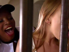 Anaal, Bondage discipline sadomasochisme, Bruinharig, Hardcore, Hakken, Vernedering, Doordringend, Trio