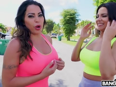 Gros cul, Sucer une bite, Brunette brune, Femme couguar, Tir de sperme, Fille latino, Mère que j'aimerais baiser, Plan cul à trois