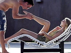 Amateur, Grosse bite, Sucer une bite, En levrette, Seins naturels, Maigrichonne, Tatouage, Adolescente