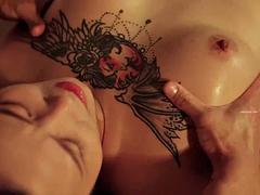 Asiatisch, Schwarz, Blasen, Chinesisch, Spermaladung, Handjob, Japanische massage, Titten