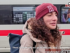 18 ans, Amateur, Allemand, Mère que j'aimerais baiser, Pov, Public, Réalité, Train