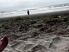Playa, Novia, Pajear, Masaje, Madres para coger, Desnudo, Al aire libre, Pov