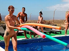 Enthousiasteling, Blond, Pijpbeurt, Hondjeshouding, Hardcore, Likken, Buiten, Tatoeage