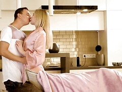 Blonde, Tir de sperme, Queue, Branlette thaïlandaise, Lingerie, Tatouage, Adolescente, Nénés