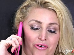 Culo grande, Rubia, Mamada, Lamidas, Madres para coger, Tetas naturales, Coño, Gritar