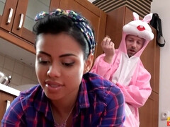 Grosse titten, Blasen, Auto, Tschechisch, Hundestellung, Aufs gesicht abspritzen, Piercing, Muschi