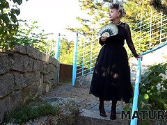 Европейки, Бабушки, Хд, Зрелые, На природе, Сыновья, Чулки