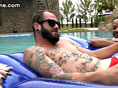 18 летние, Анальный секс, Бисексуалы, Минет, Межрасовый секс, Бассейн, Тату, Втроем